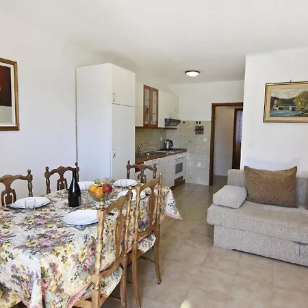 Mit Zwei Schlafzimmern In Strandnaehe Apartment Basanija