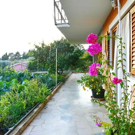 Mit Zwei Schlafzimmern In Strandnaehe Appartement Bašanija