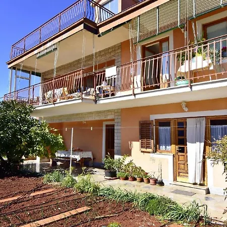 Apartment Mit Zwei Schlafzimmern In Strandnaehe